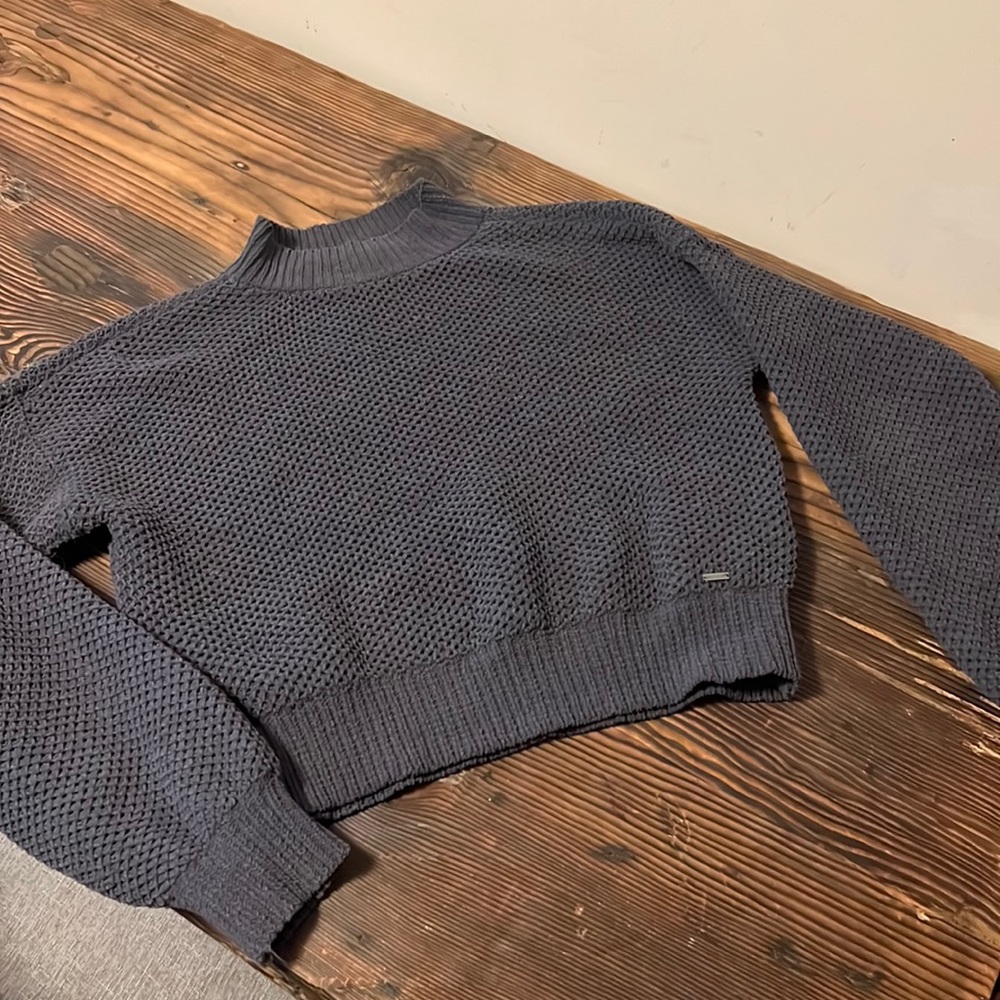 Cropped Hollister sweater